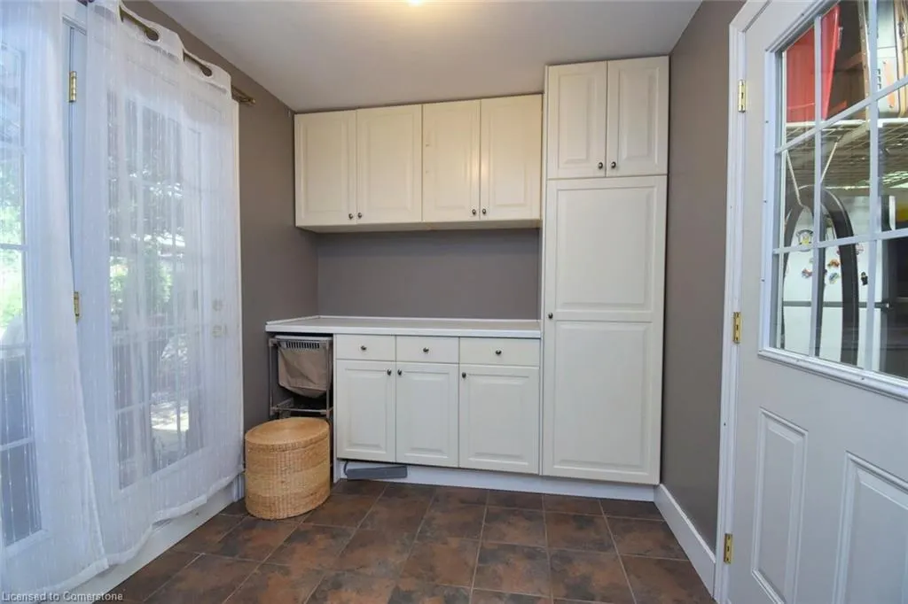 4131 Lorraine Crescent