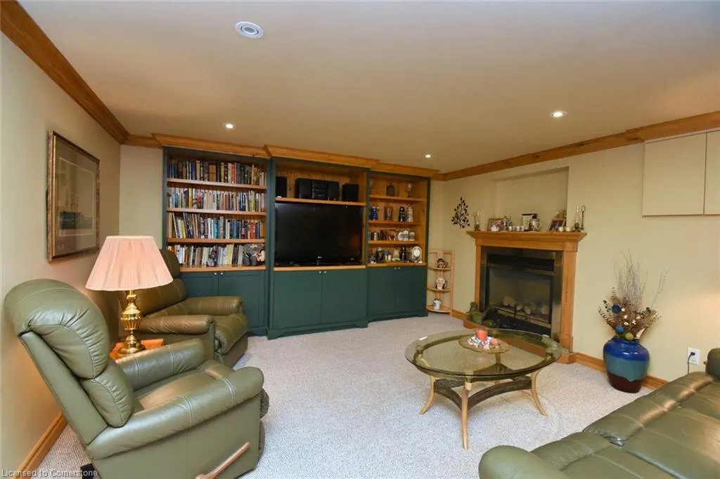4131 Lorraine Crescent