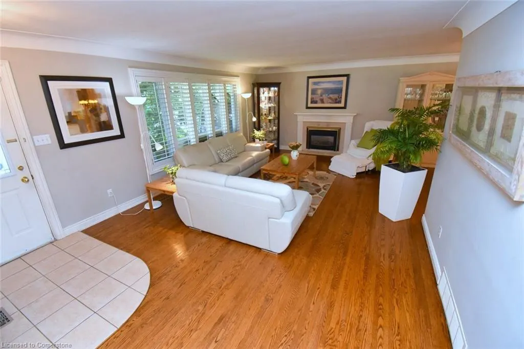 4131 Lorraine Crescent