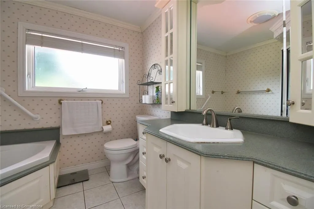 4131 Lorraine Crescent