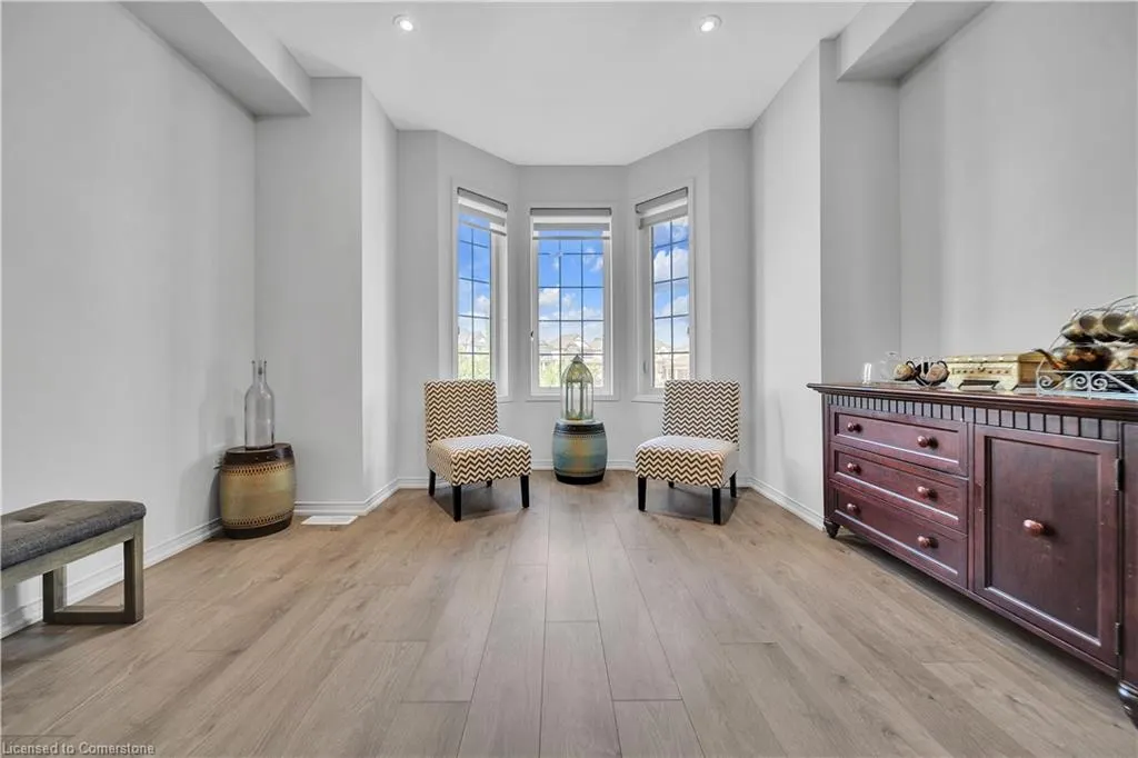 25 Elliot Avenue E, #2