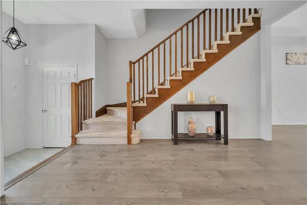 25 Elliot Avenue E, #2