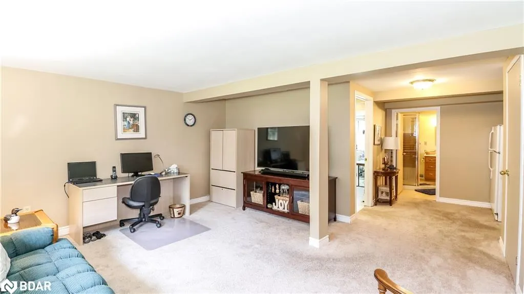 60 Chieftain Crescent
