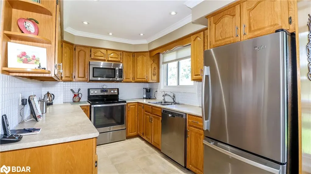60 Chieftain Crescent