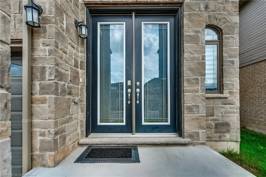 84 Cooke Avenue