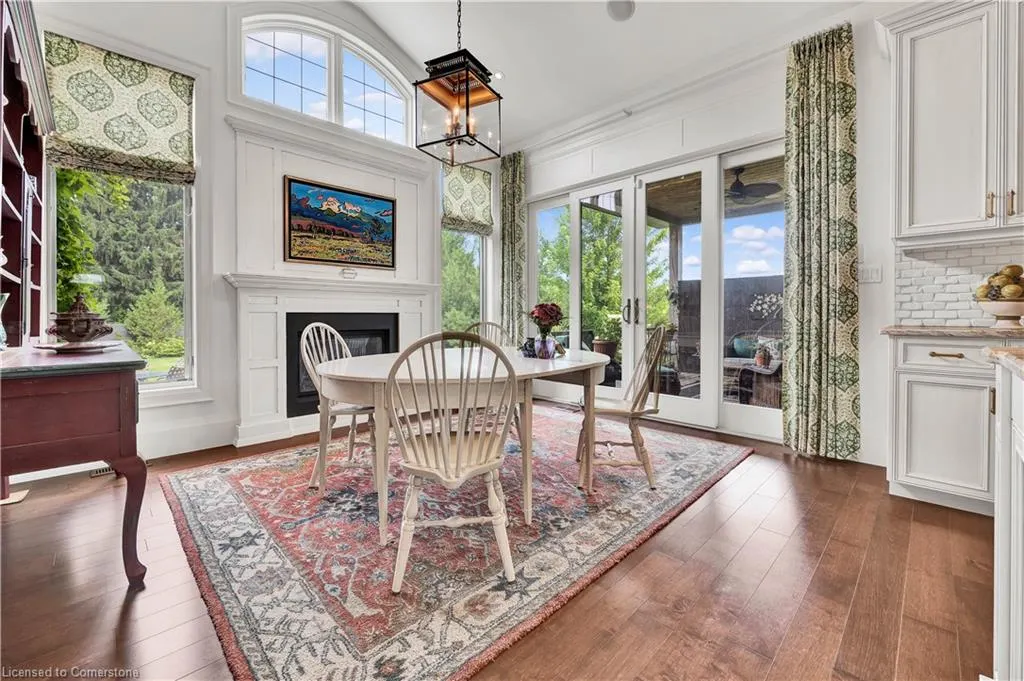 585 Regal Place