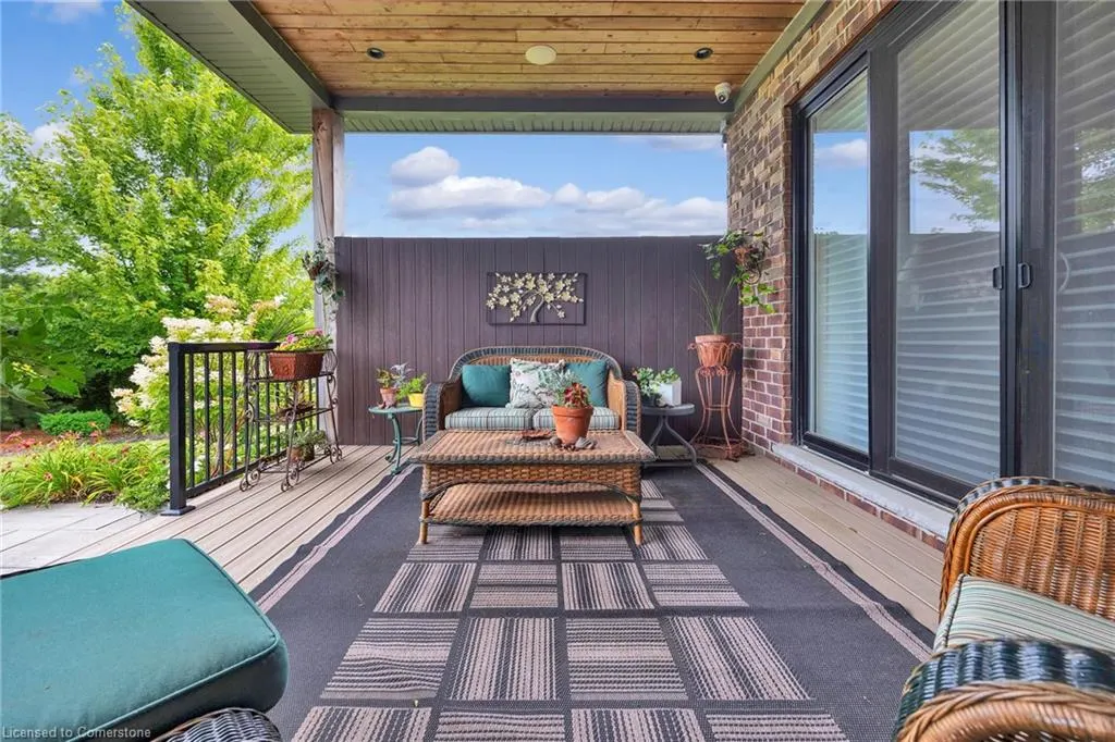 585 Regal Place