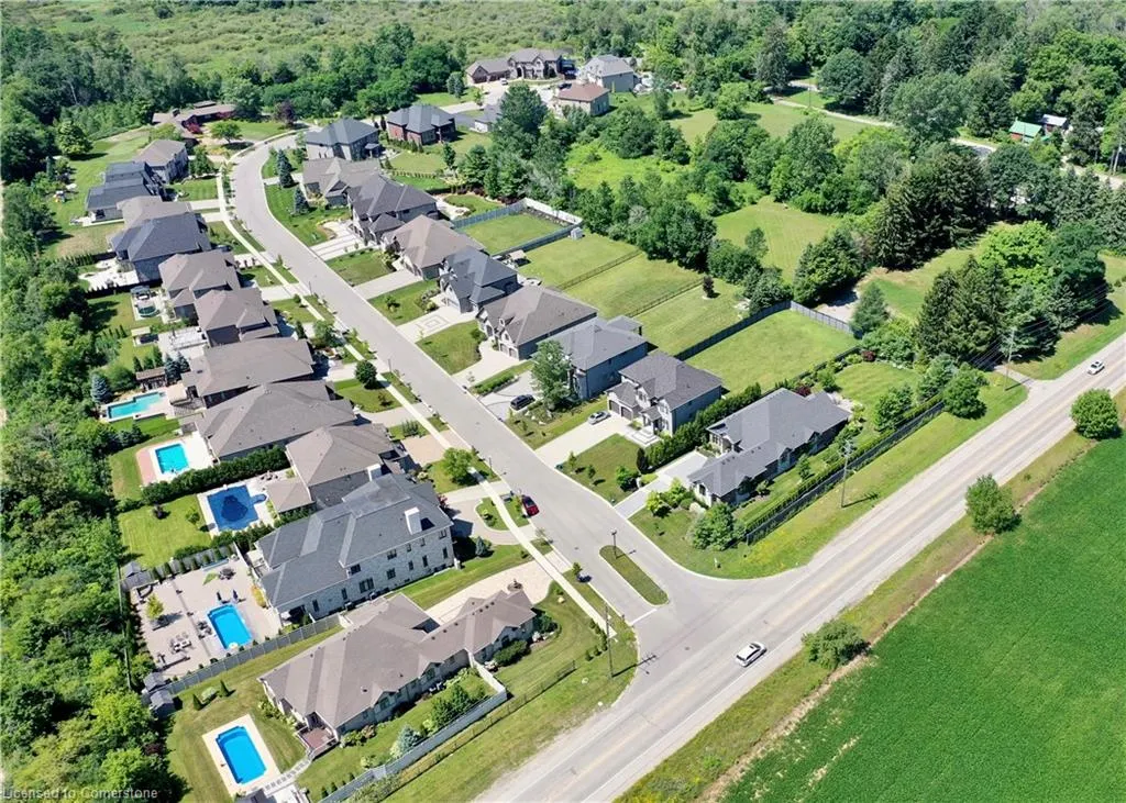 585 Regal Place