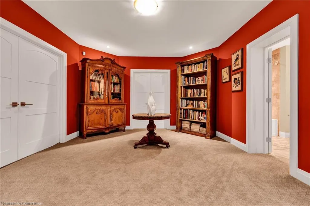 585 Regal Place