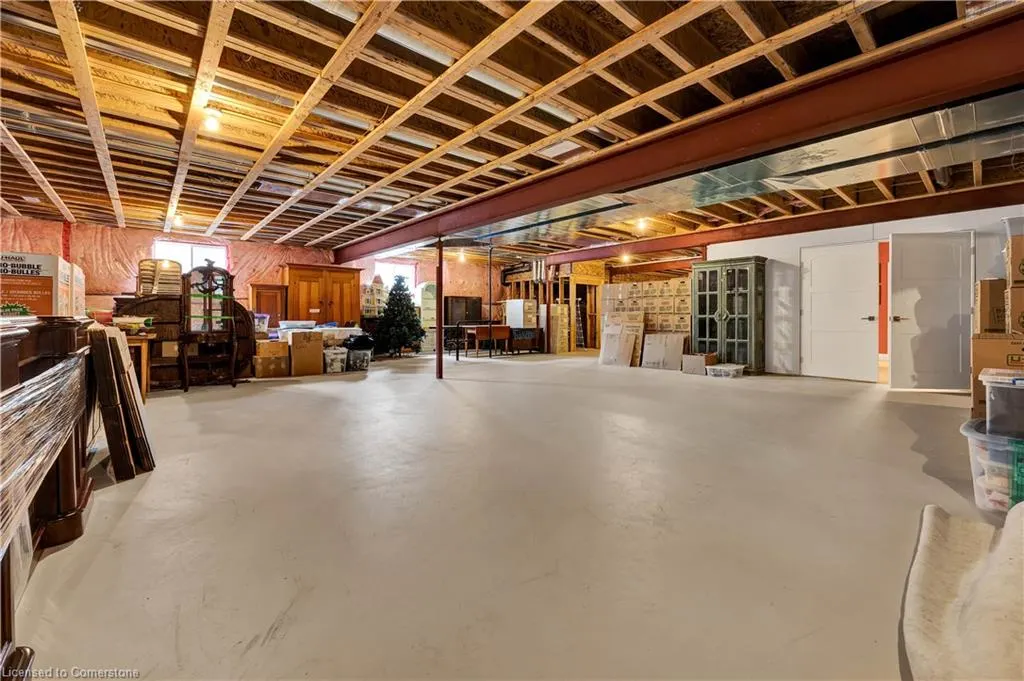 585 Regal Place