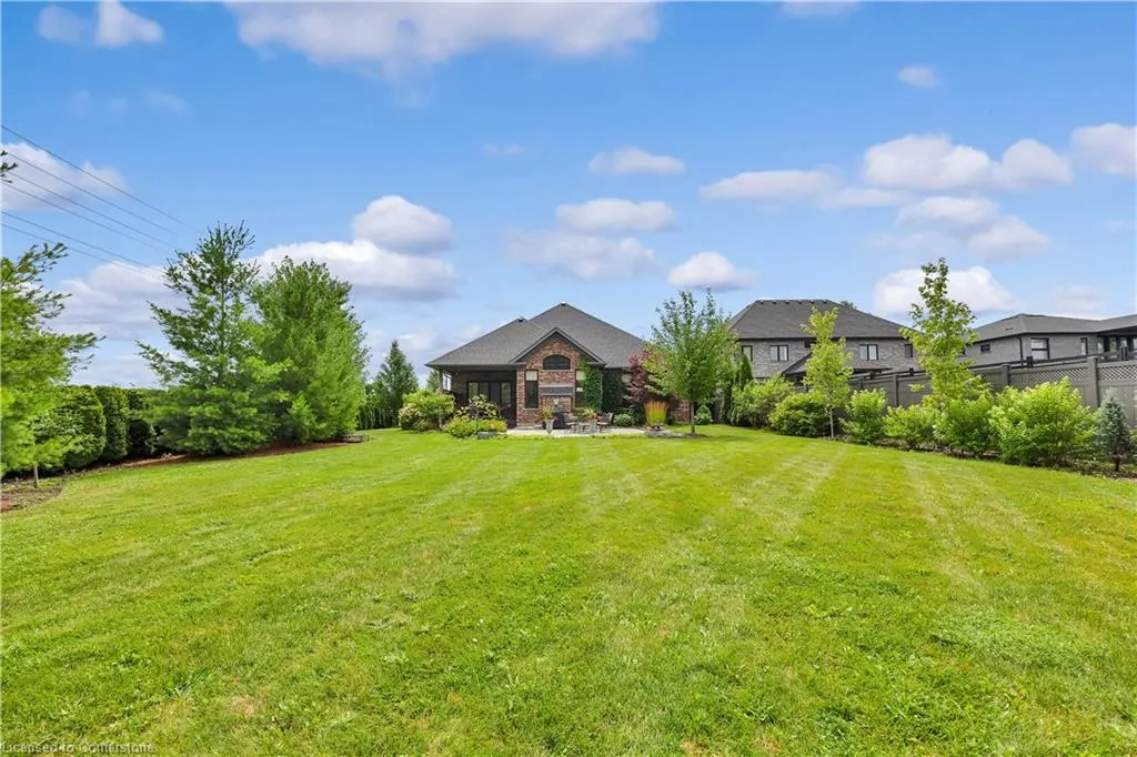 585 Regal Place
