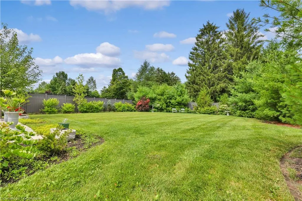 585 Regal Place