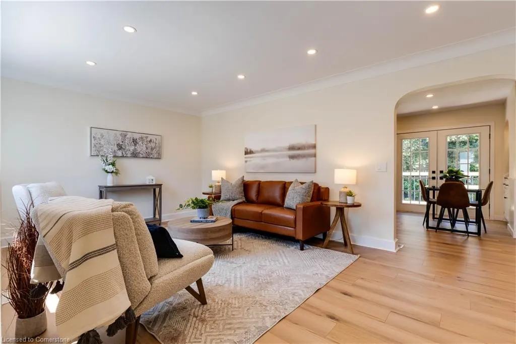 44 Grove Crescent