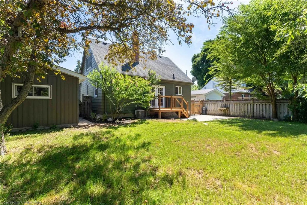 44 Grove Crescent