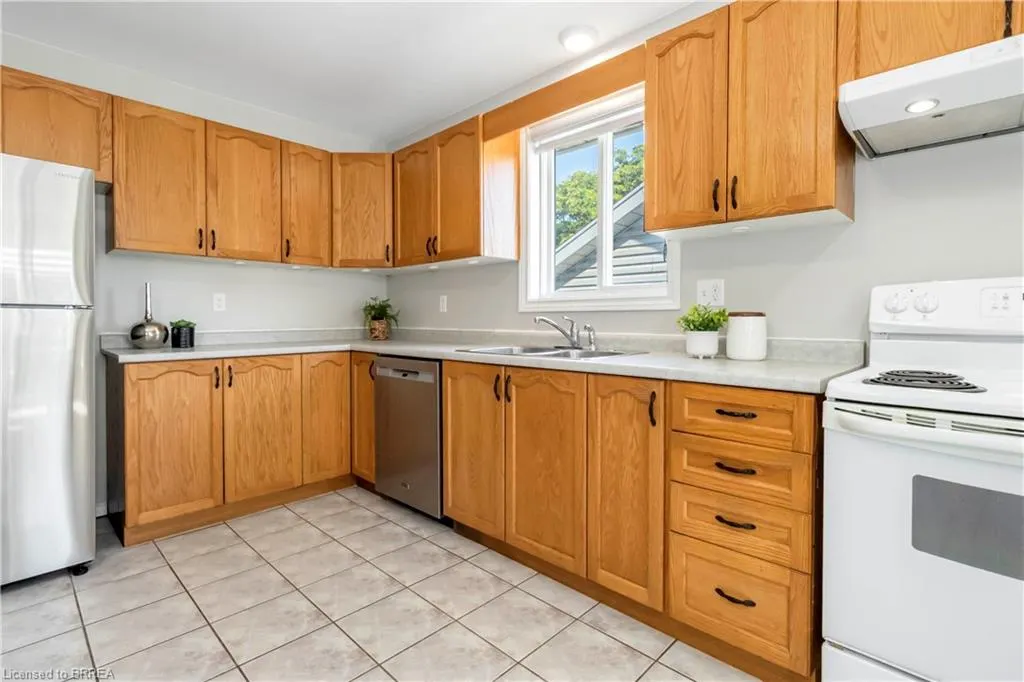 5 Cork Crescent