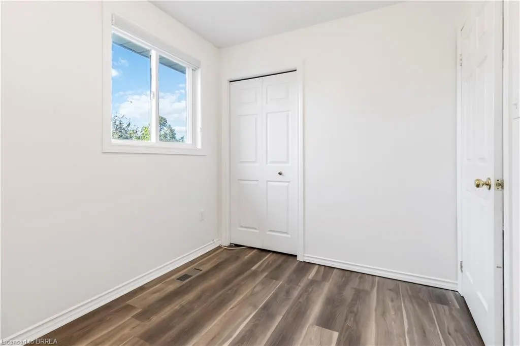 5 Cork Crescent