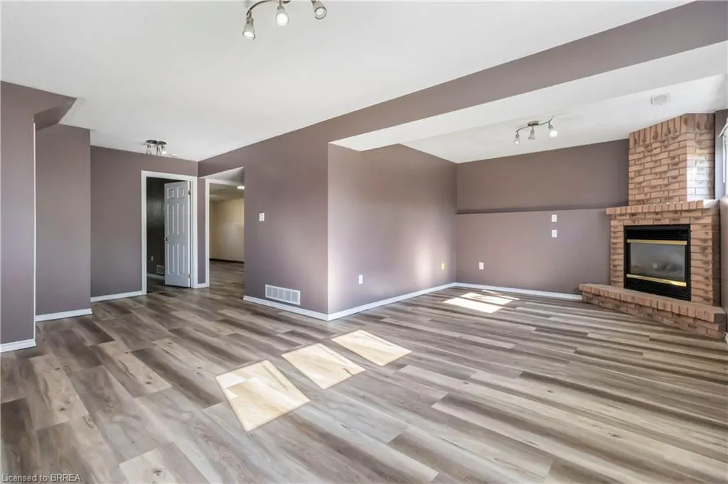 5 Cork Crescent
