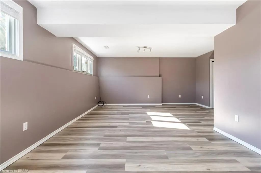 5 Cork Crescent