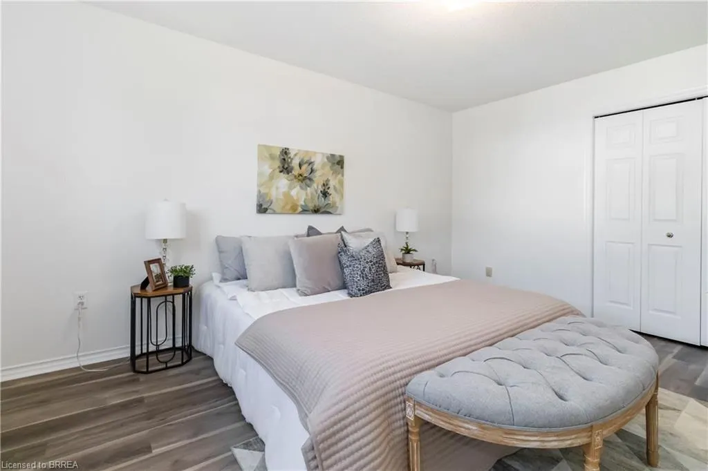 5 Cork Crescent