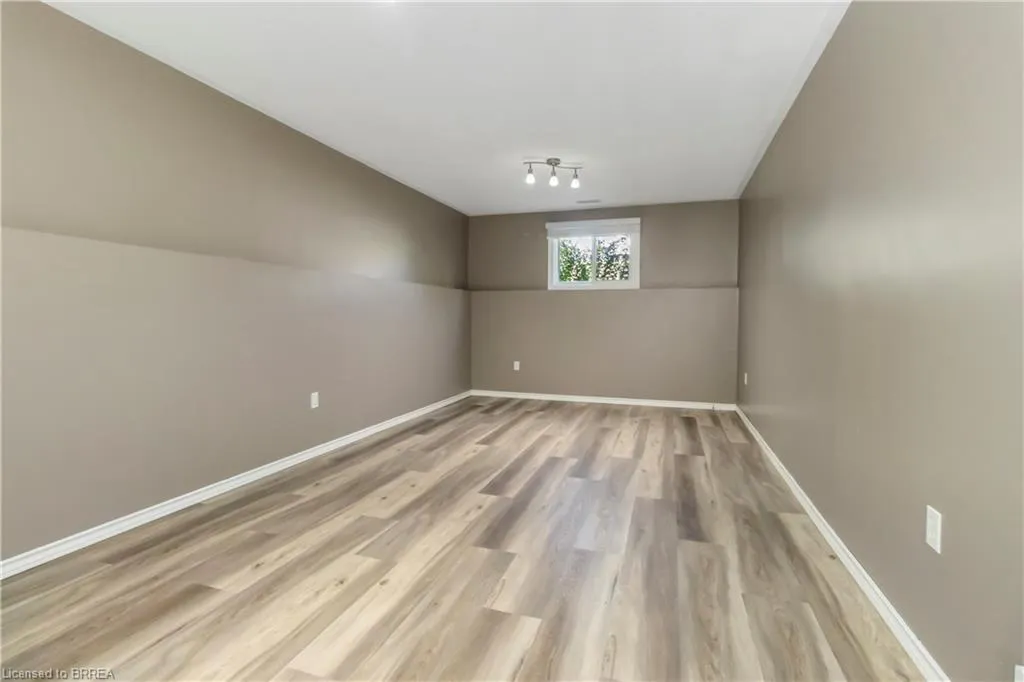 5 Cork Crescent
