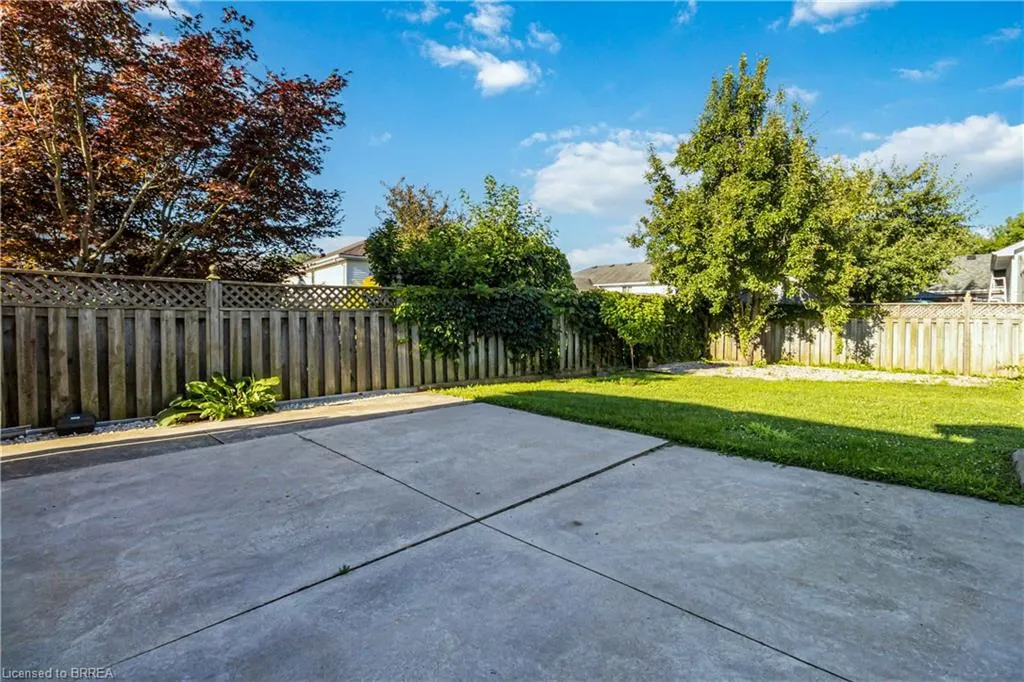 5 Cork Crescent