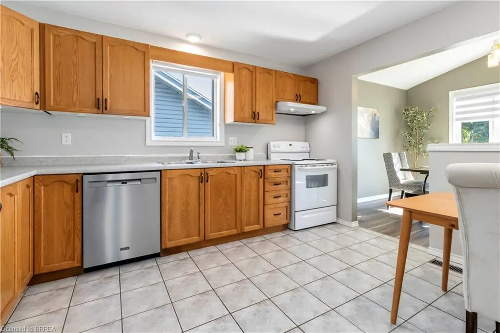 5 Cork Crescent