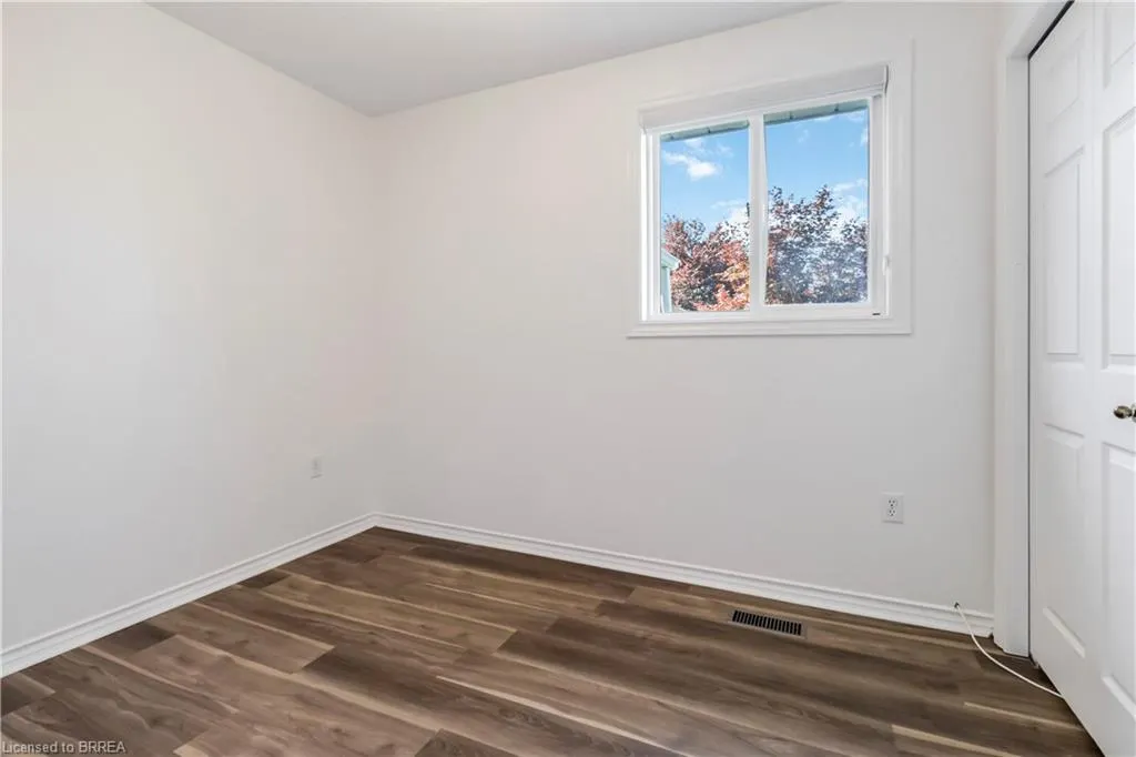 5 Cork Crescent