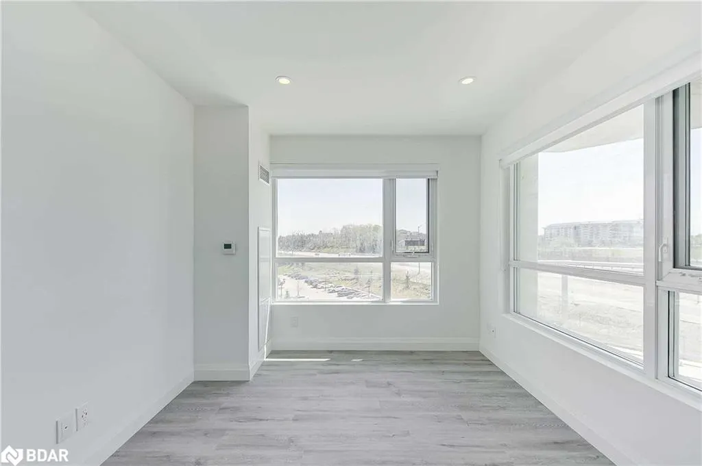 58 Lakeside Terrace, #712