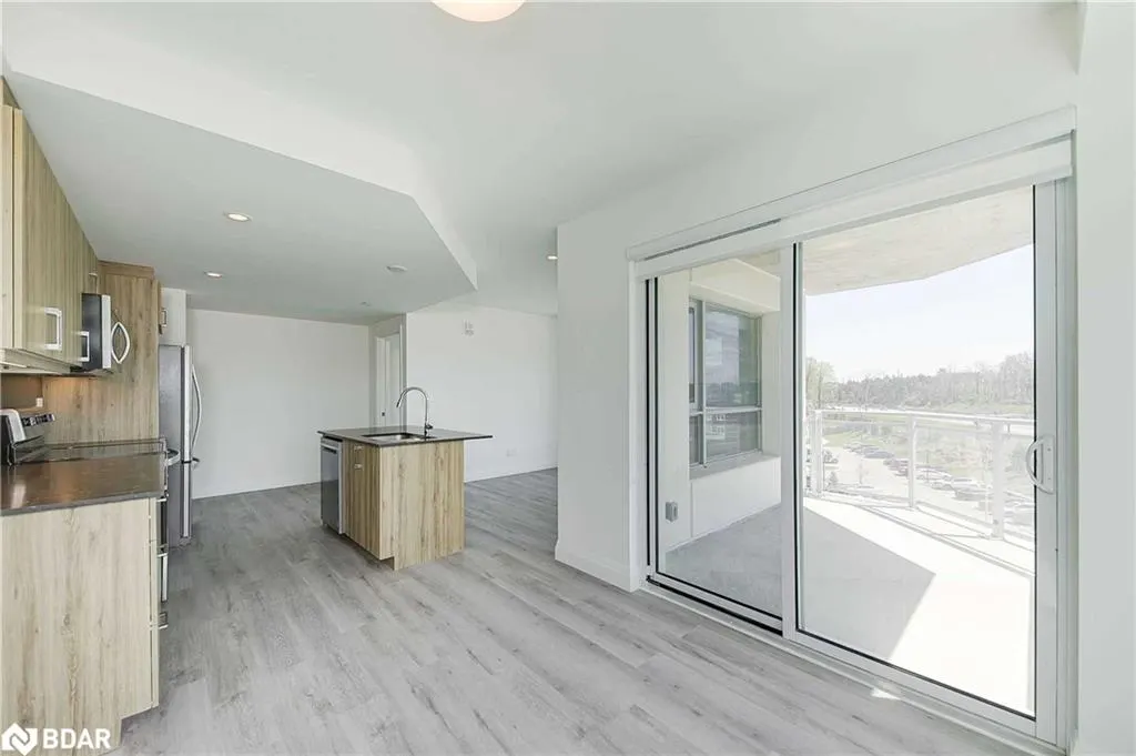 58 Lakeside Terrace, #712