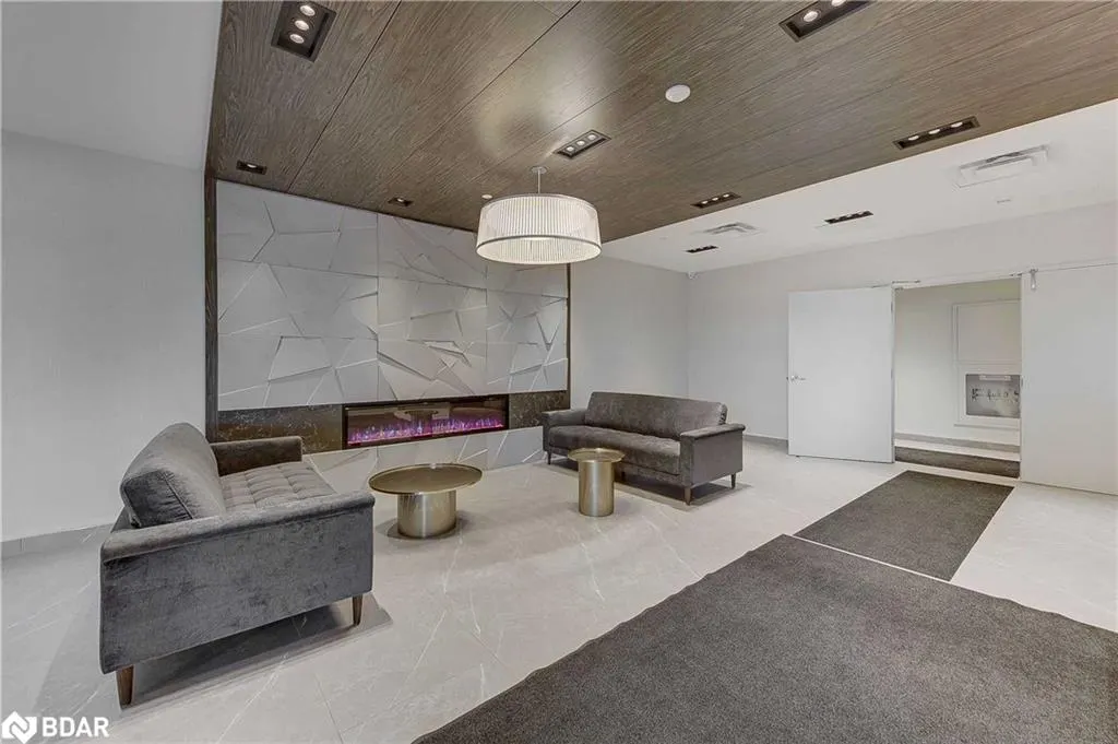 58 Lakeside Terrace, #712