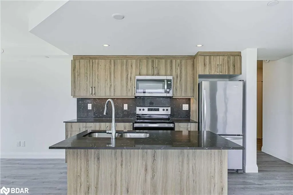 58 Lakeside Terrace, #712
