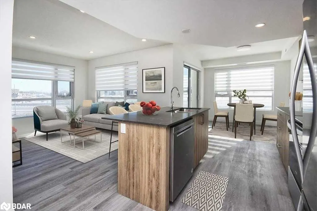 58 Lakeside Terrace, #712
