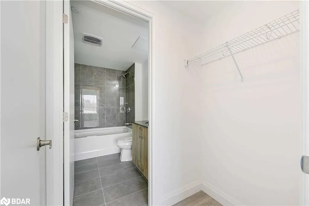58 Lakeside Terrace, #712