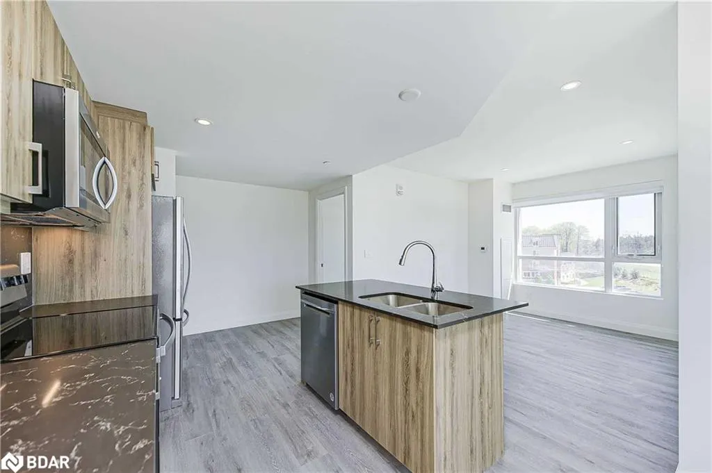 58 Lakeside Terrace, #712