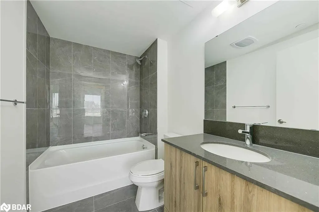 58 Lakeside Terrace, #712