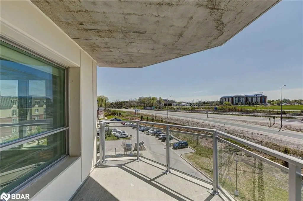 58 Lakeside Terrace, #712