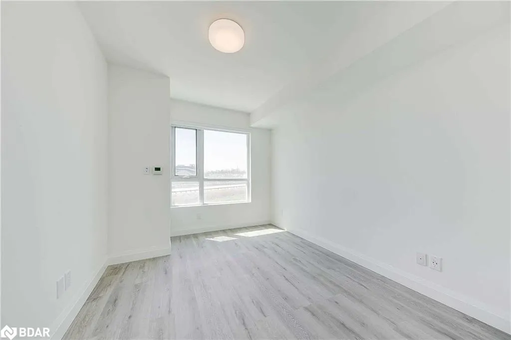 58 Lakeside Terrace, #712