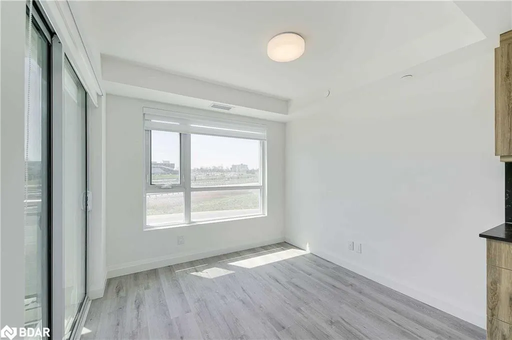 58 Lakeside Terrace, #712
