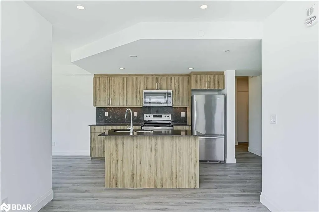 58 Lakeside Terrace, #712