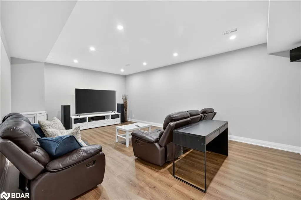 300 Shanty Bay Road