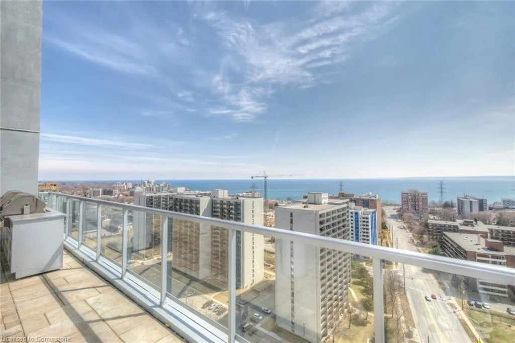 551 Maple Avenue, #602