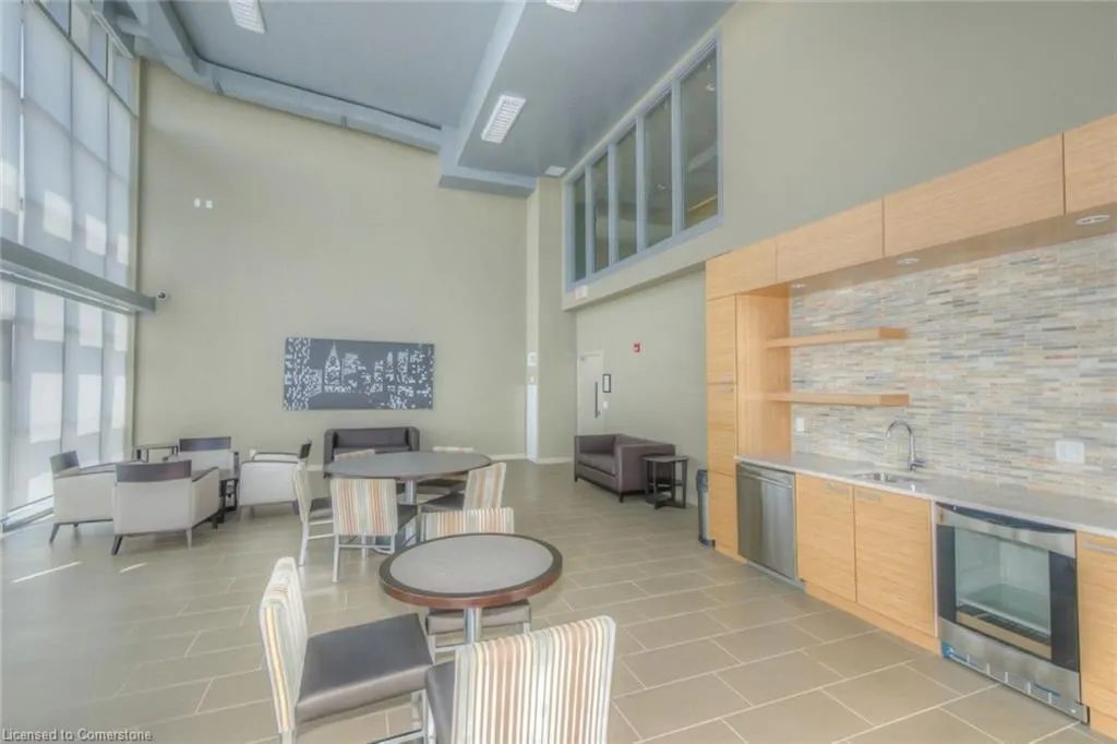 551 Maple Avenue, #602