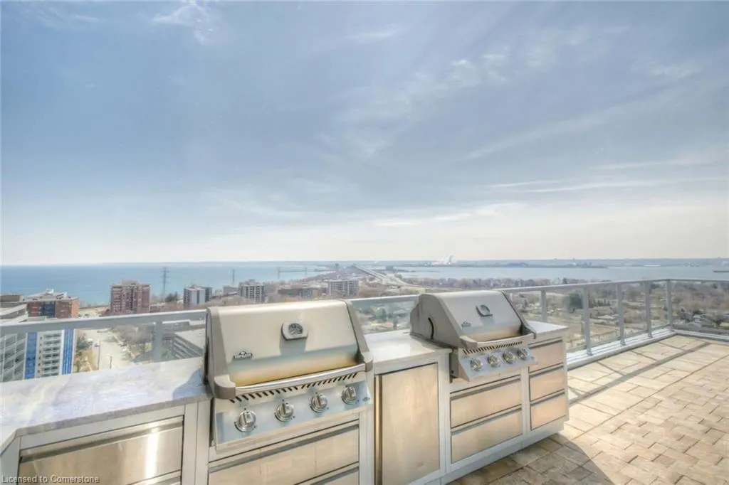 551 Maple Avenue, #602
