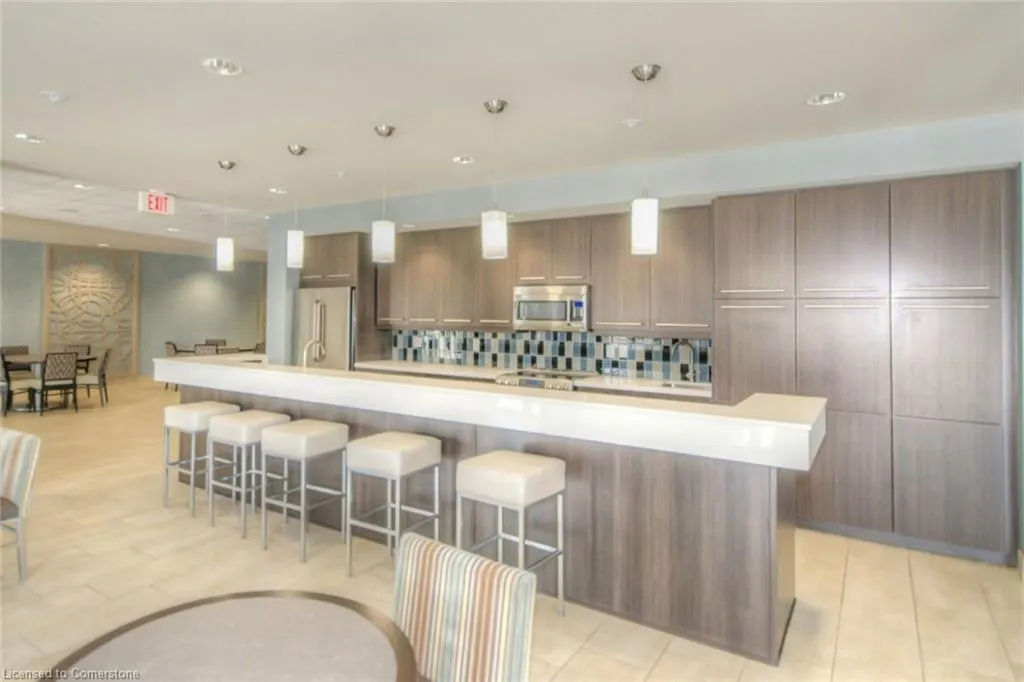 551 Maple Avenue, #602