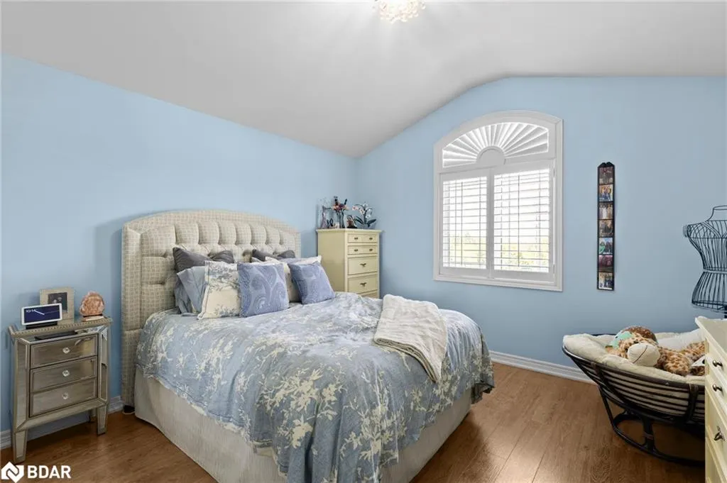 76 Cauthers Crescent Crescent