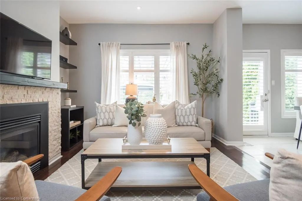 2377 Stone Glen Crescent