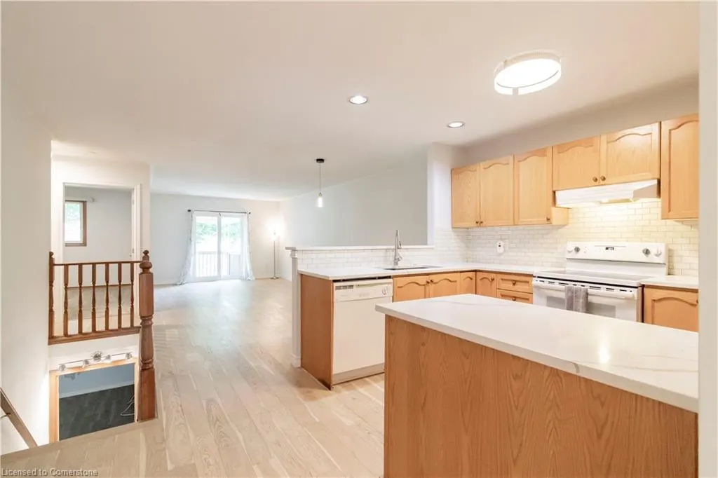 60 Whitlaw Way, #2