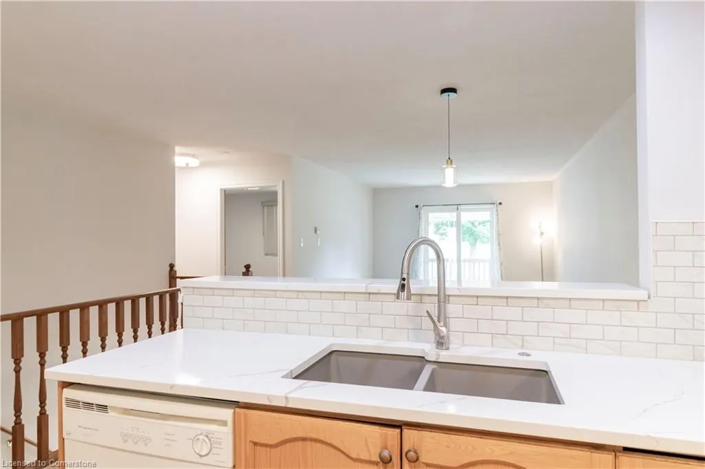 60 Whitlaw Way, #2