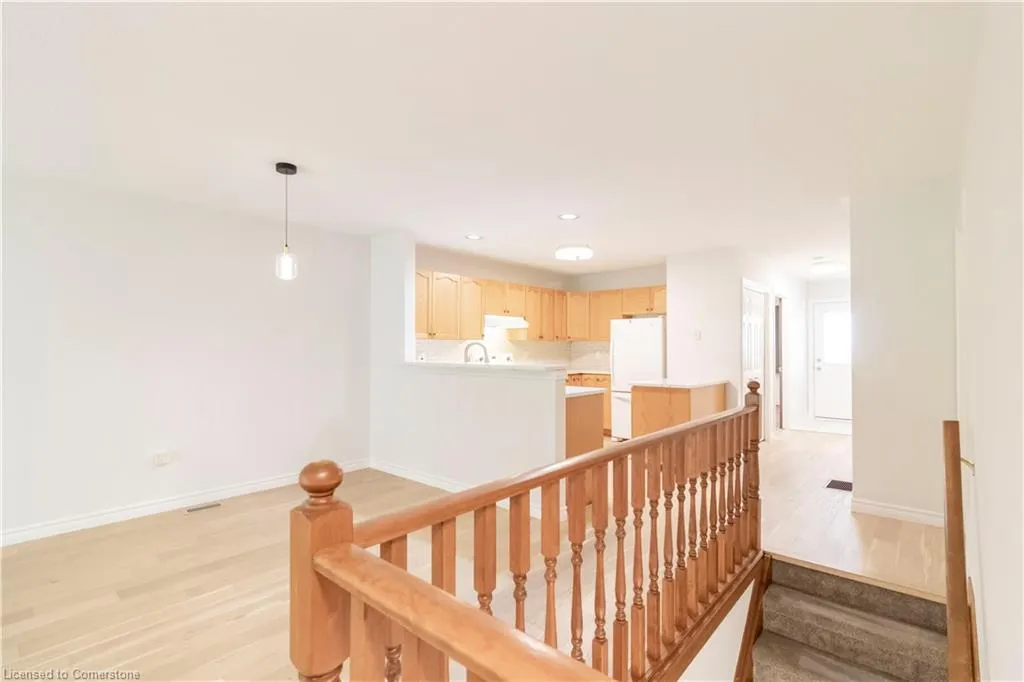 60 Whitlaw Way, #2