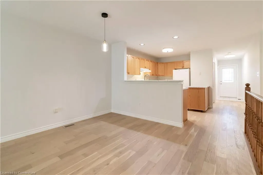 60 Whitlaw Way, #2